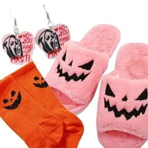 PINK HALLOWEEN PUMPKIN SLIPPER SOCKS AND EARRINGS BUNDLE